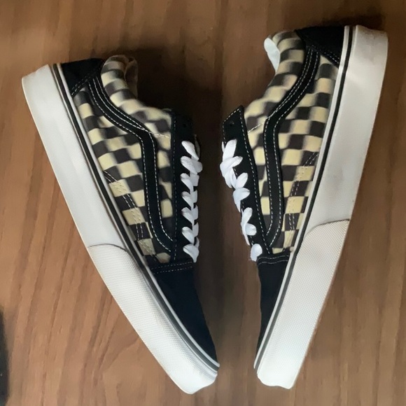 Clean stylish vans, worn once and stored in box. - Picture 3 of 4